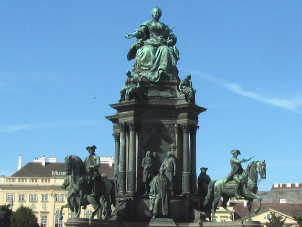 Памятник Марии Терезии
