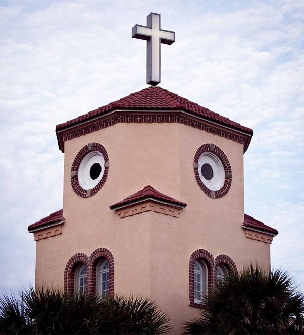 Церковь напоминает цыплёнка